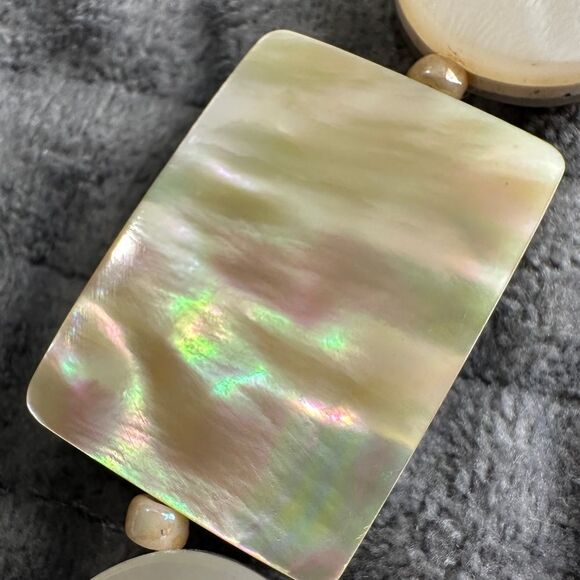 Neiman Marcus Mother of Pearl Statement Necklace – Resort Chic Elegance - Picture 10 of 17